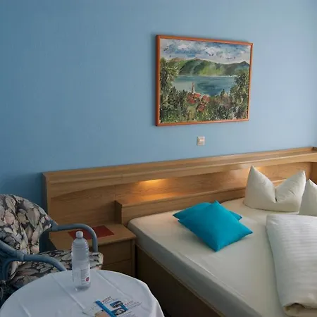 Karlshof Karlsdorf-Neuthard