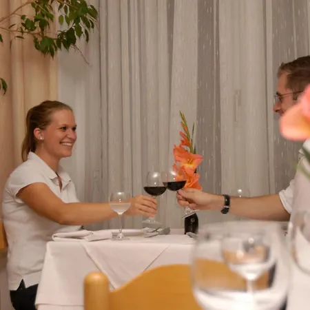 Karlshof 3* Karlsdorf-Neuthard